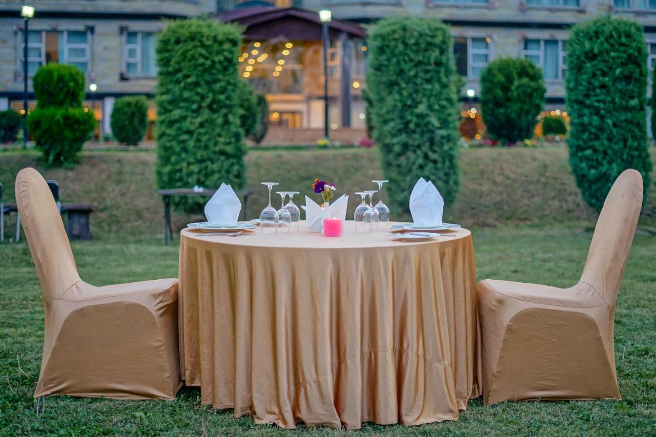 The Chinar Srinagar Hotell Eksteriør bilde